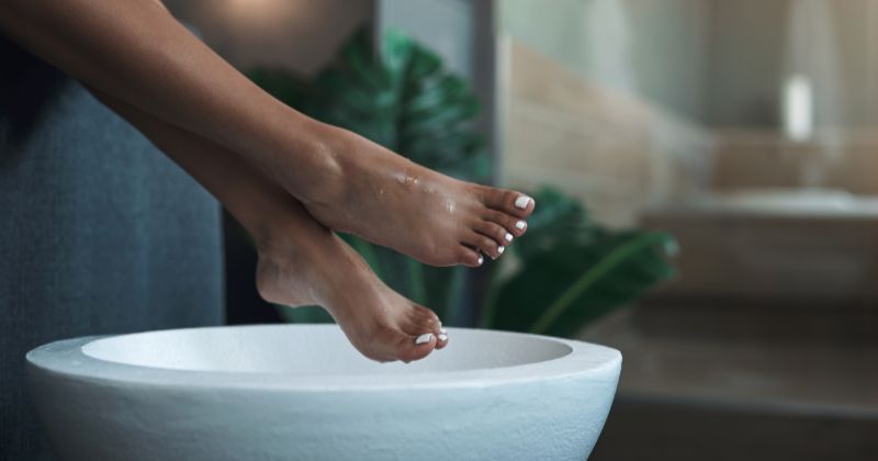 Aceto di mele per fascite plantare